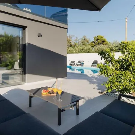 Amare فيلة Donji Zemunik