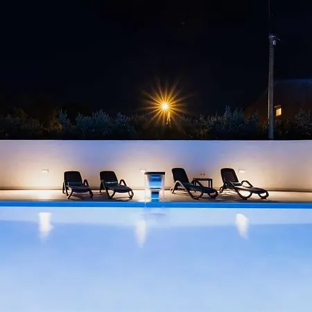 Amare Villa *
