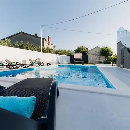 Villa Amare Donji Zemunik