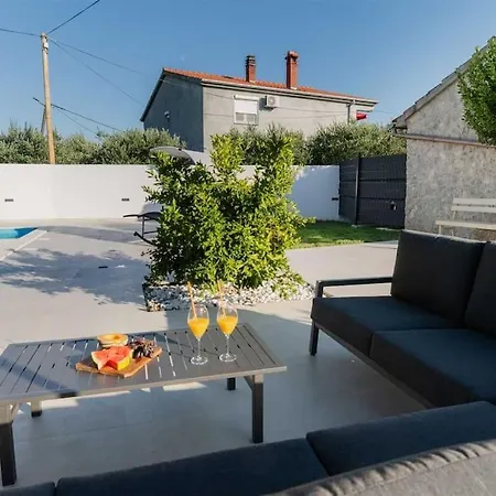 Villa Amare Donji Zemunik