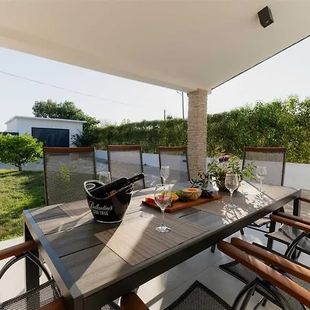 Amare Villa Donji Zemunik